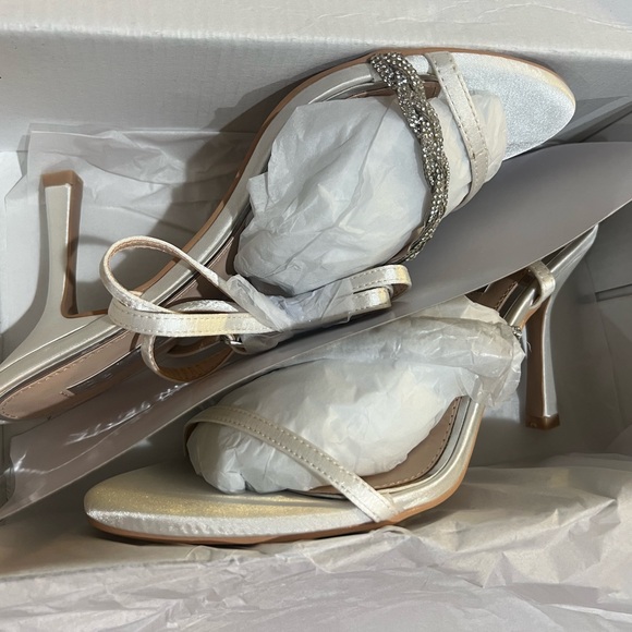 Be Mine, white satin bridal heel with jewel accent - Picture 3 of 3